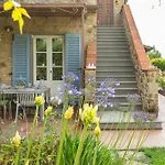 House With Wood-fired Oven Near *